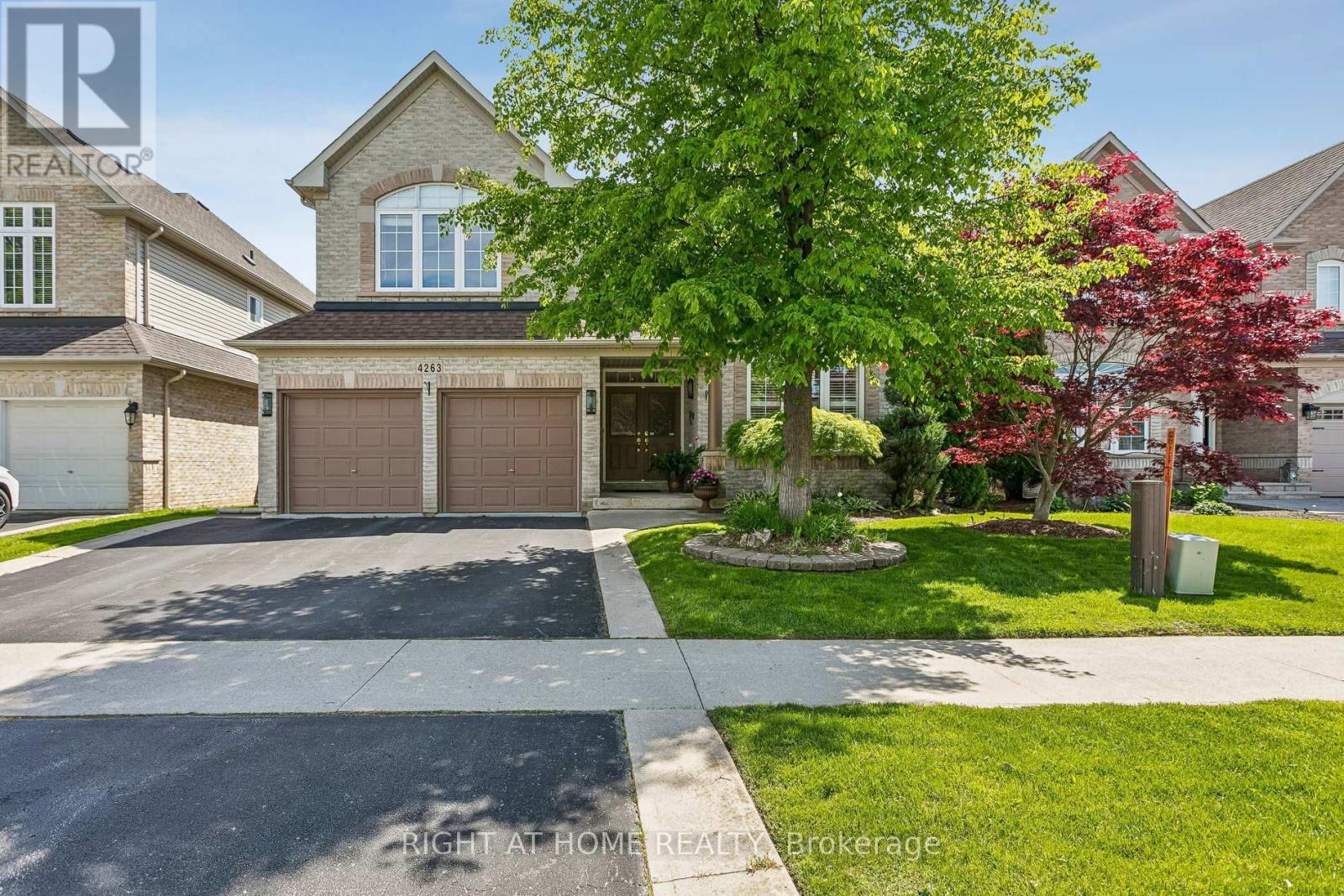 4263 Couples Crescent, Burlington, Ontario  L7M 4Z2 - Photo 2 - W13232180