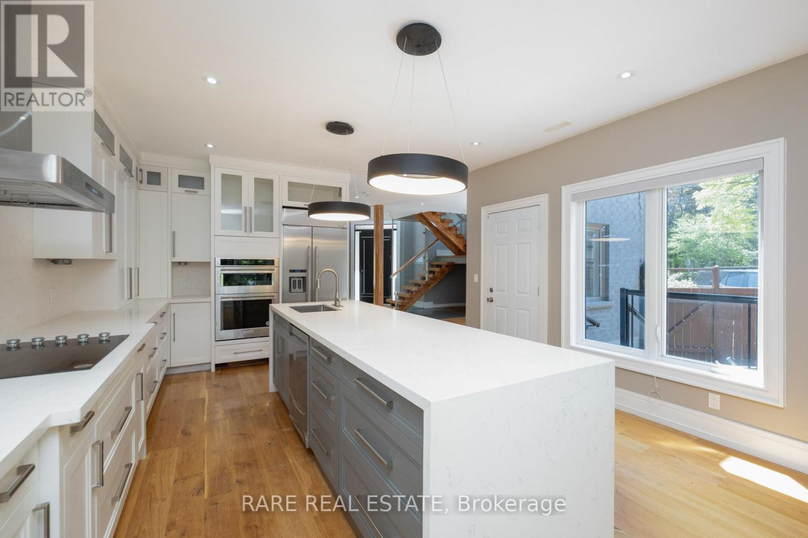 17 Kennedy Park Avenue N, Toronto, Ontario  M6P 3H2 - Photo 11 - W13232188