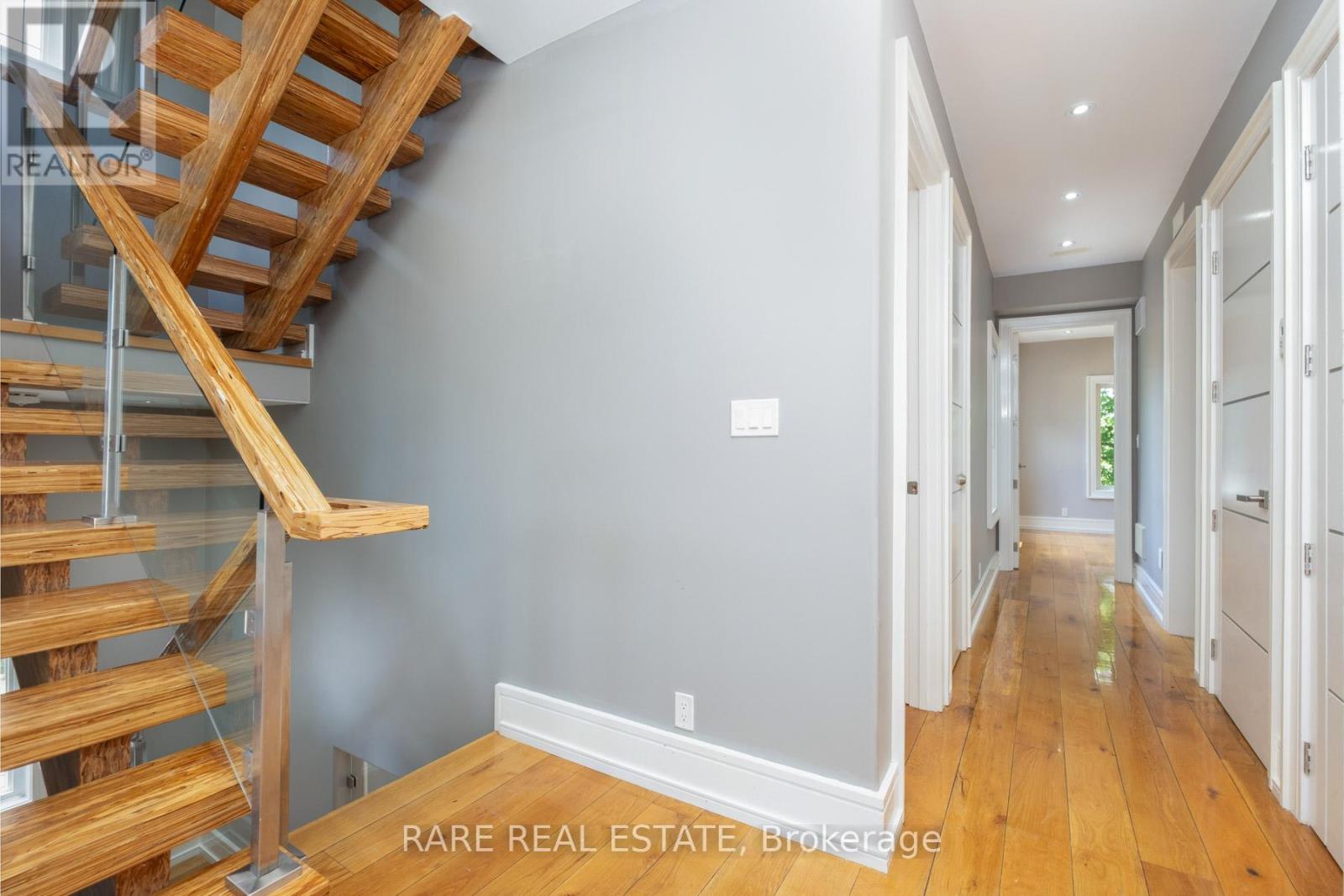 17 Kennedy Park Avenue N, Toronto, Ontario  M6P 3H2 - Photo 17 - W13232188