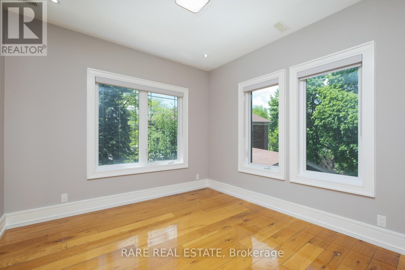17 Kennedy Park Avenue N, Toronto, Ontario  M6P 3H2 - Photo 21 - W13232188