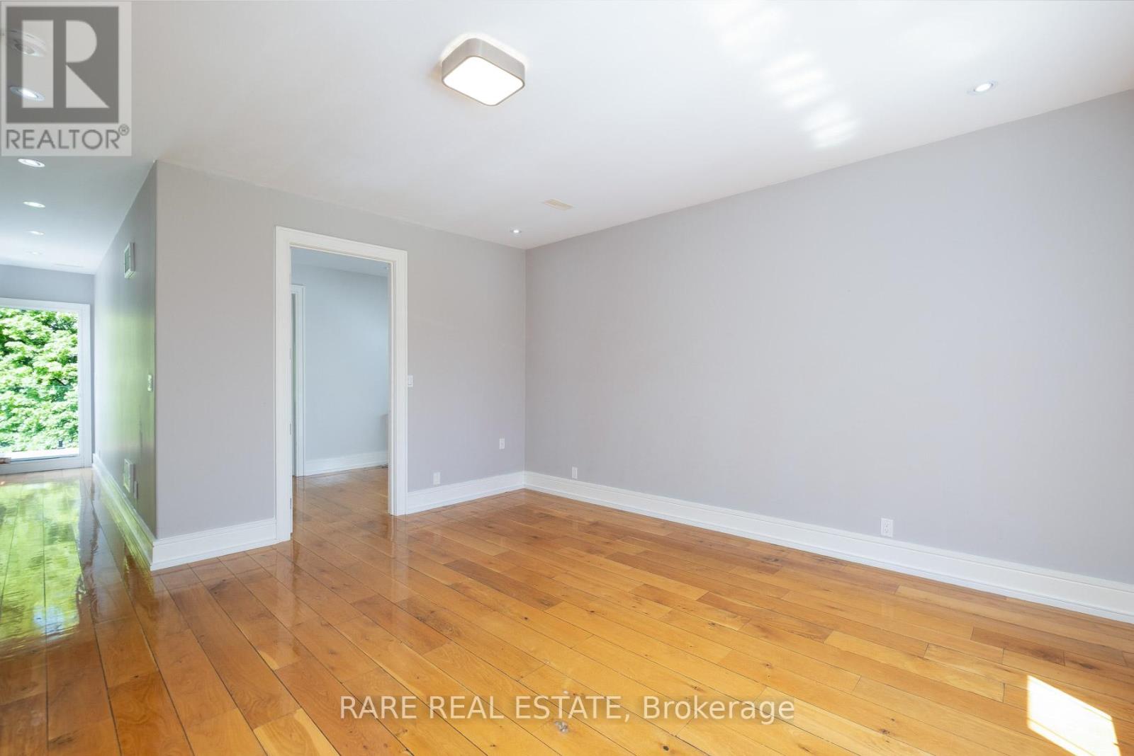 17 Kennedy Park Avenue N, Toronto, Ontario  M6P 3H2 - Photo 24 - W13232188