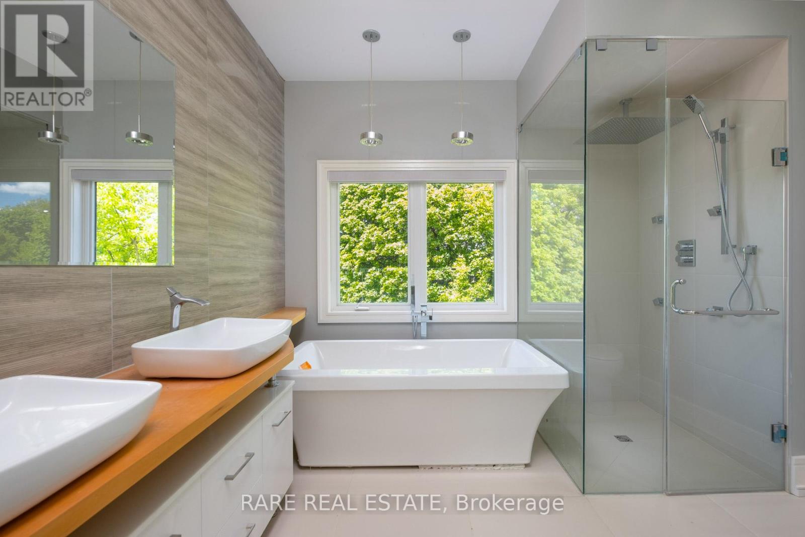 17 Kennedy Park Avenue N, Toronto, Ontario  M6P 3H2 - Photo 27 - W13232188