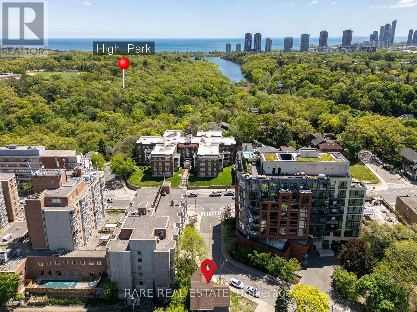 17 Kennedy Park Avenue N, Toronto, Ontario  M6P 3H2 - Photo 34 - W13232188