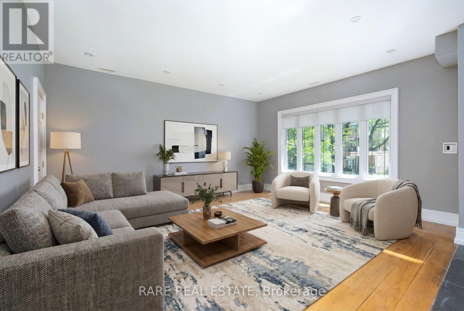 17 Kennedy Park Avenue N, Toronto, Ontario  M6P 3H2 - Photo 7 - W13232188