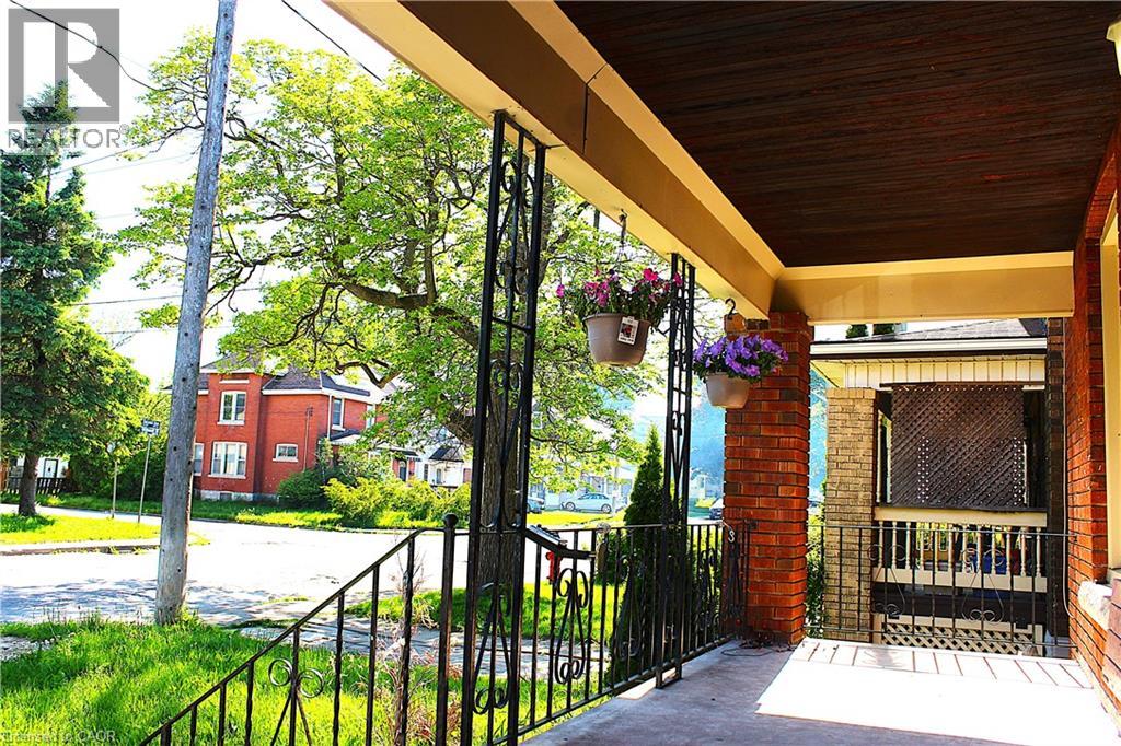 4935 Willmott Street, Niagara Falls, Ontario  L2E 1Z6 - Photo 4 - 40803767