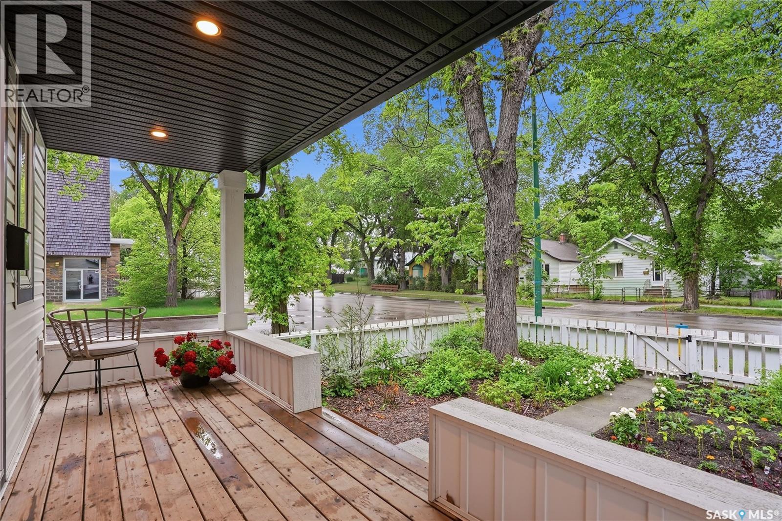 1719 Lorne Avenue, Saskatoon, Saskatchewan  S7H 1Y3 - Photo 3 - SK038063