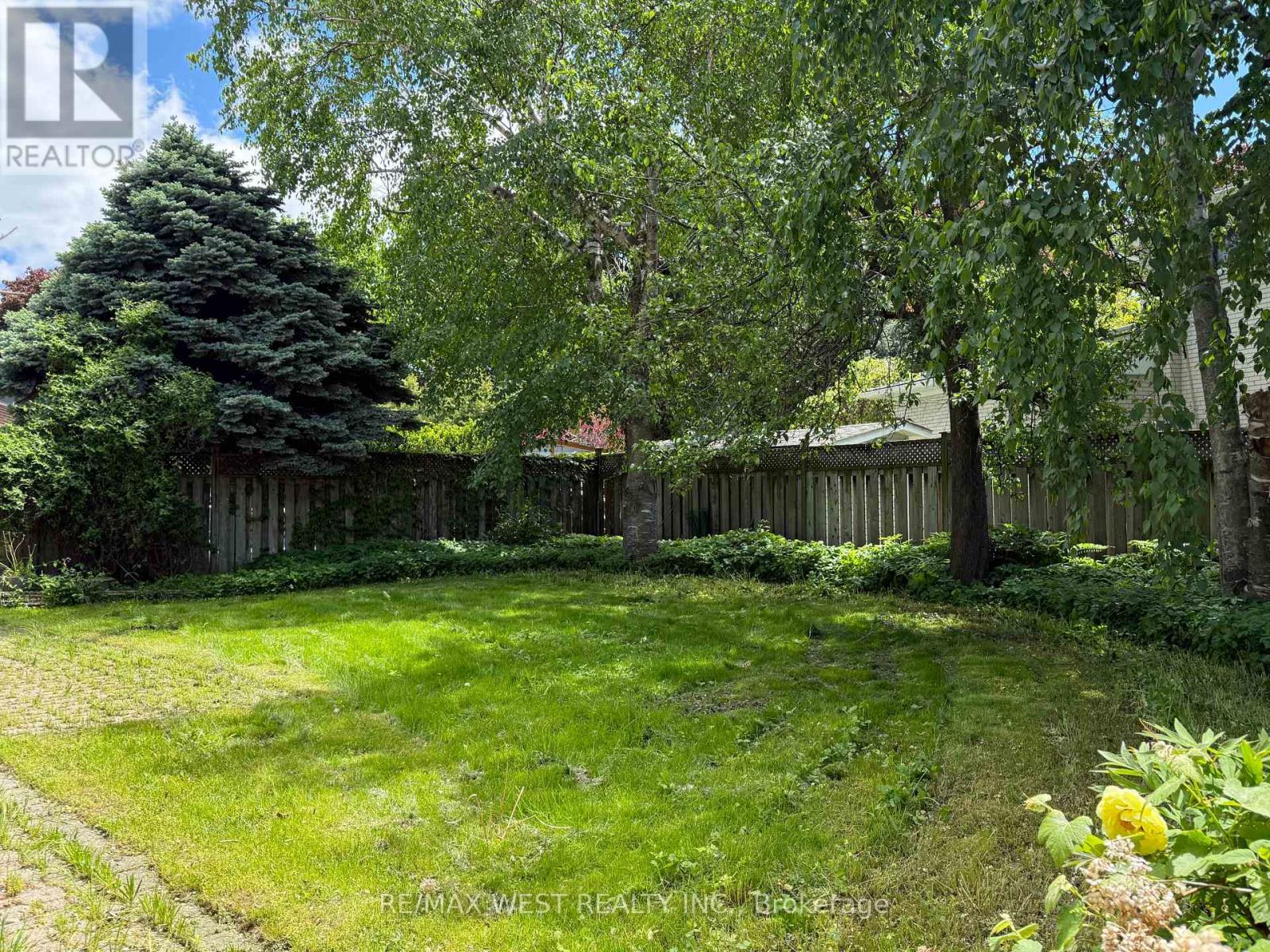 51 Winterton Drive, Toronto, Ontario  M9B 3G8 - Photo 2 - W13225522