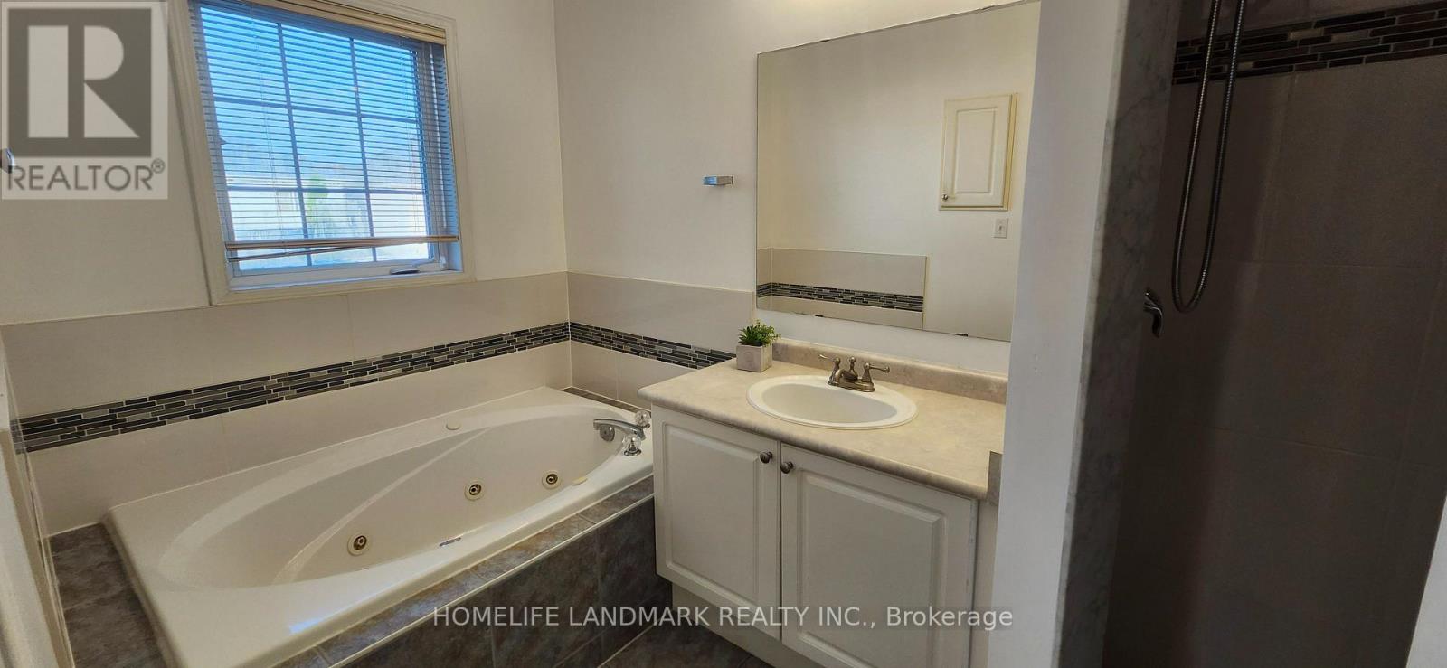 49 Inlet Bay Drive, Whitby, Ontario  L1N 9P4 - Photo 21 - E13232220