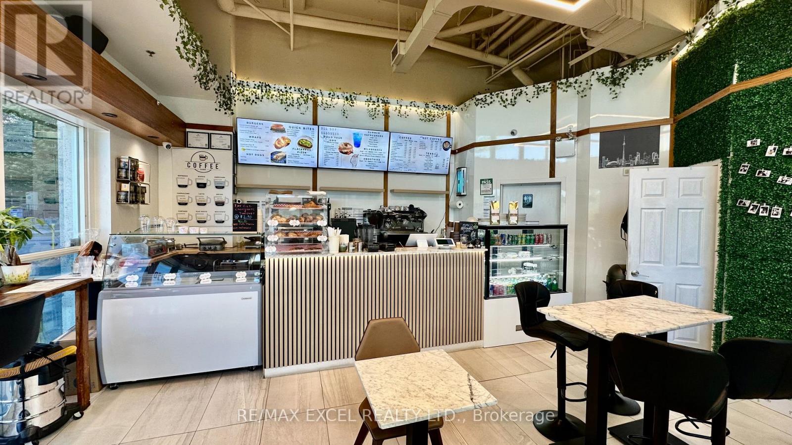 264 Manitoba Street, Toronto, Ontario  M8Y 4G9 - Photo 3 - W13208774