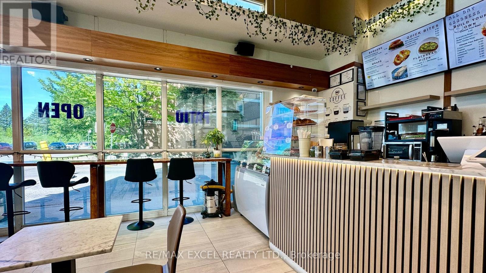 264 Manitoba Street, Toronto, Ontario  M8Y 4G9 - Photo 4 - W13208774