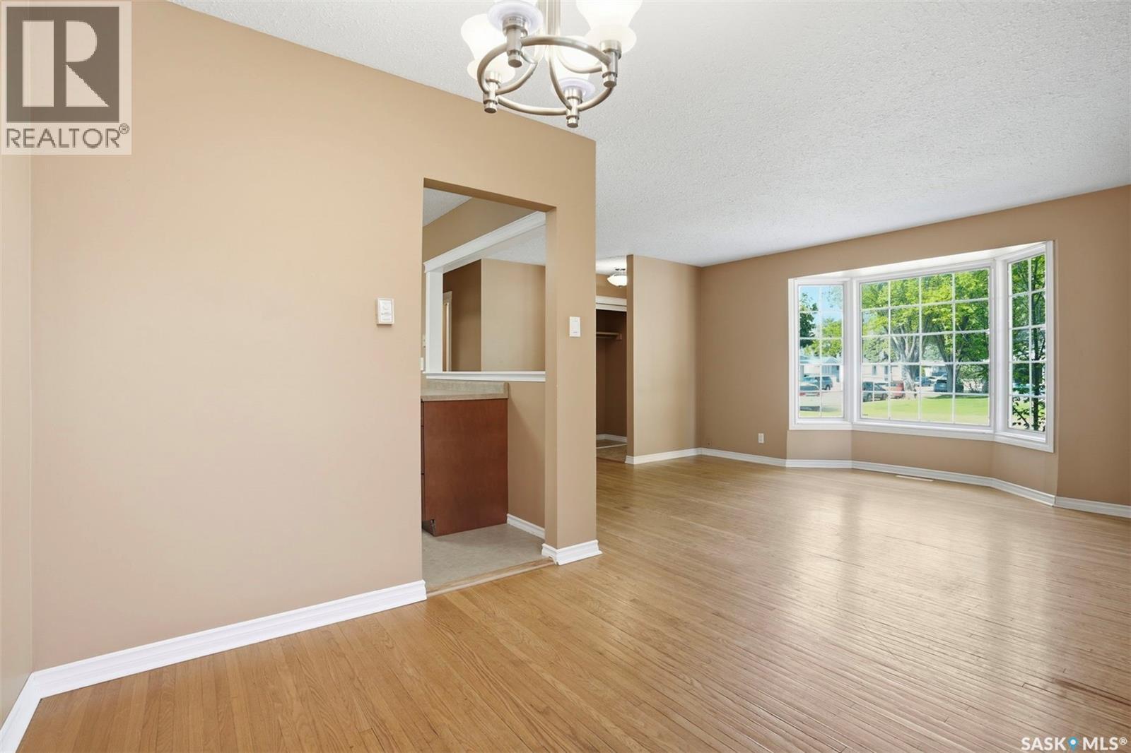 2019 Louise Avenue, Saskatoon, Saskatchewan  S7J 2C1 - Photo 8 - SK037882