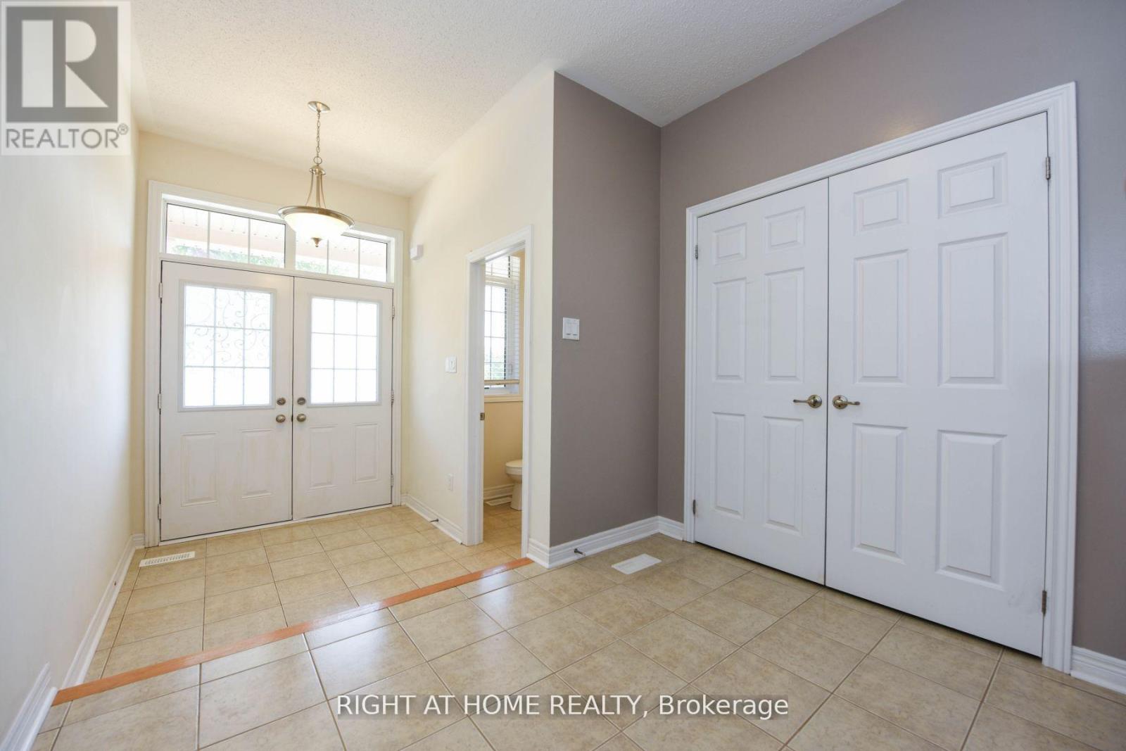 245 Sarah Cline Drive, Oakville, Ontario  L6M 0V3 - Photo 3 - W13232212