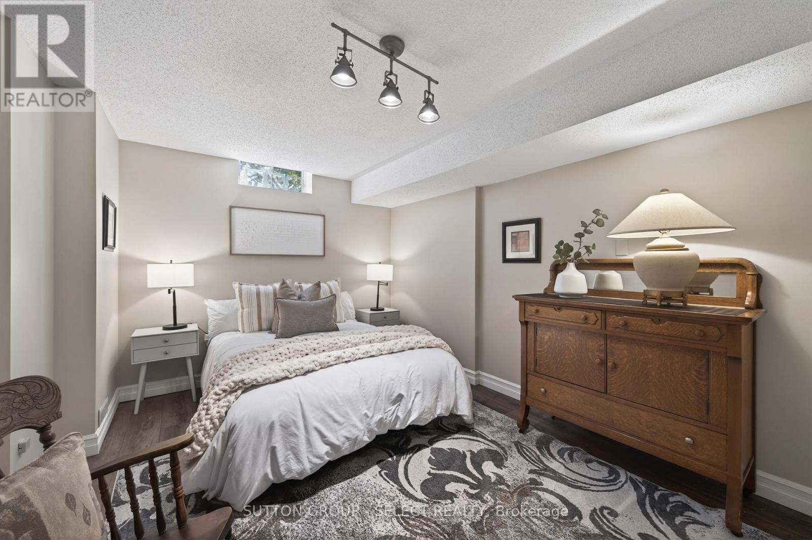 12 Banting Crescent, London North, Ontario  N6G 4G2 - Photo 20 - X13232290