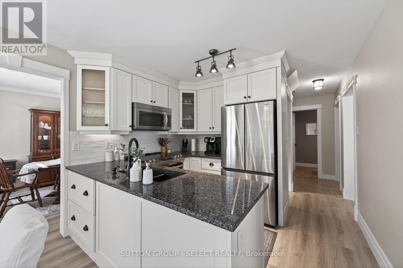 12 Banting Crescent, London North, Ontario  N6G 4G2 - Photo 3 - X13232290