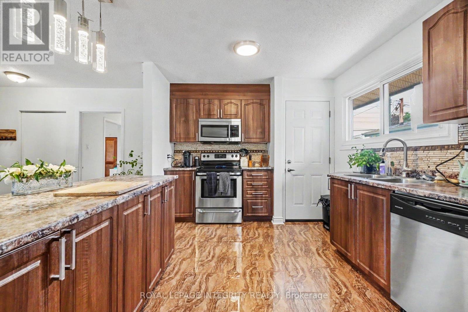 2450 Magnus Avenue, Ottawa, Ontario  K1G 1J8 - Photo 11 - X13232286