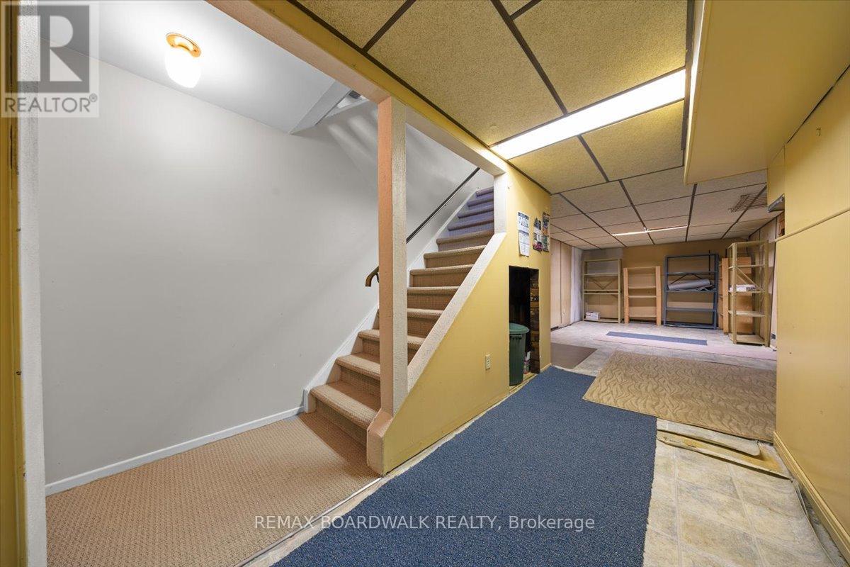 48 - 1828 Axminster Court, Ottawa, Ontario  K1C 1Z4 - Photo 36 - X13232322