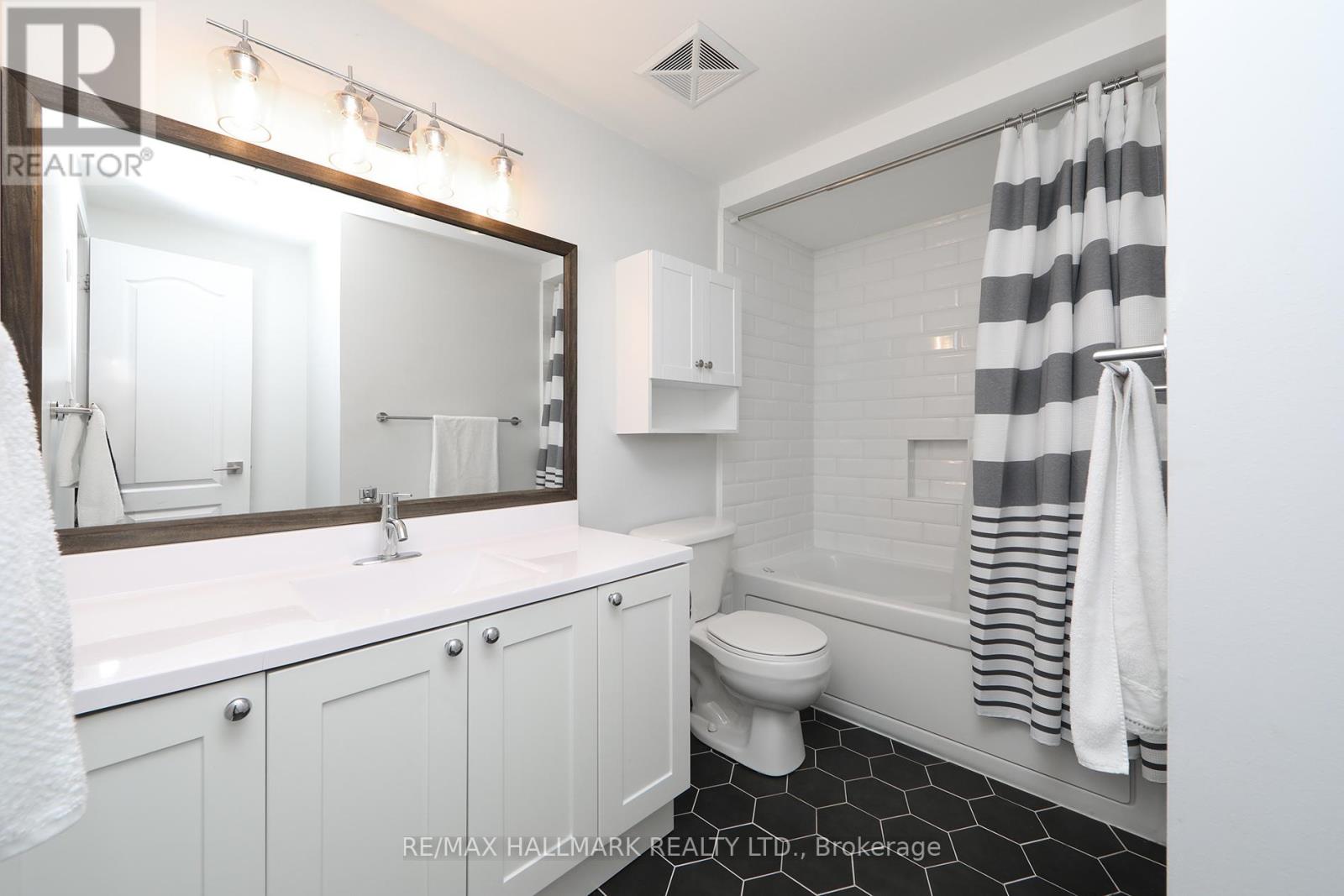 Th 10 - 78 Carr Street, Toronto, Ontario  M5T 1B7 - Photo 20 - C13232344