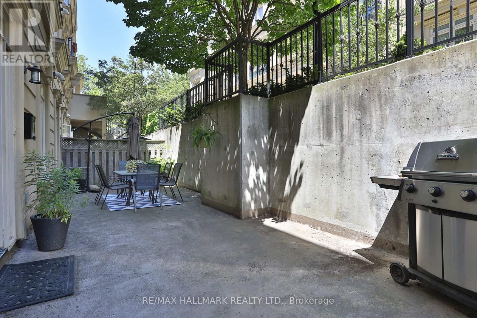 Th 10 - 78 Carr Street, Toronto, Ontario  M5T 1B7 - Photo 5 - C13232344