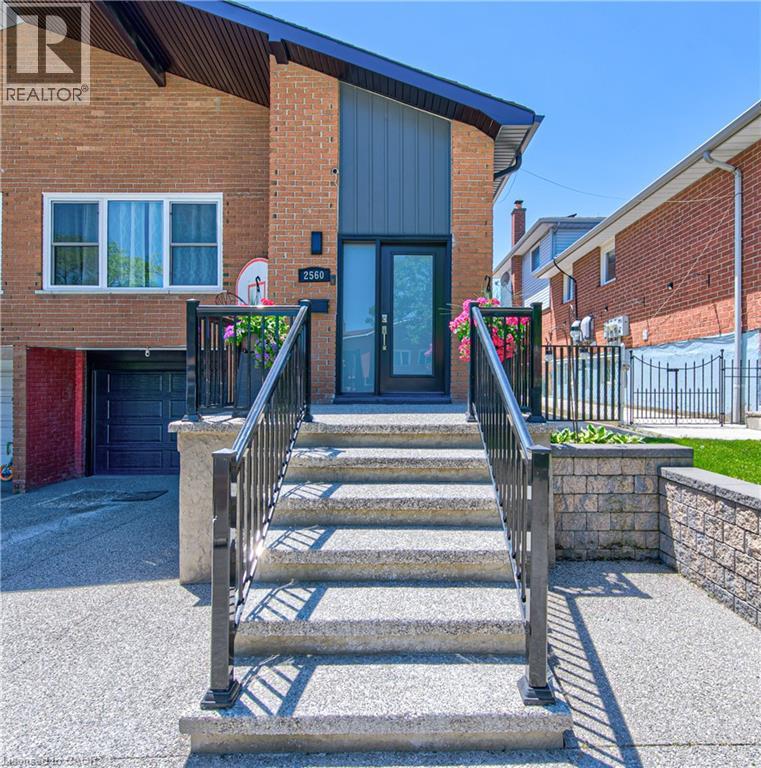 2560 Palisander Avenue, Mississauga, Ontario  L5B 2L2 - Photo 2 - 40836140