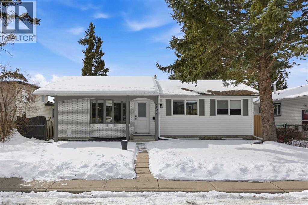 7107 54 Avenue Nw, Calgary, Alberta  T3B 3P5 - Photo 1 - A2298706