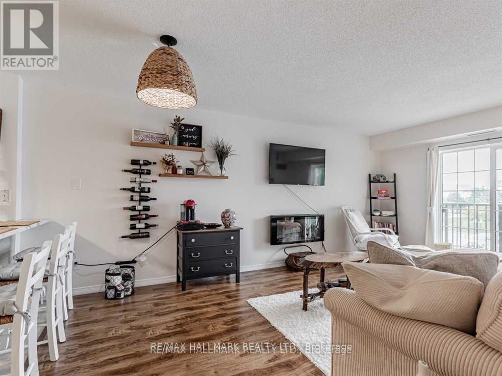 204 - 90 Aspen Springs Drive W, Clarington, Ontario  L1C 5N3 - Photo 2 - E13232284