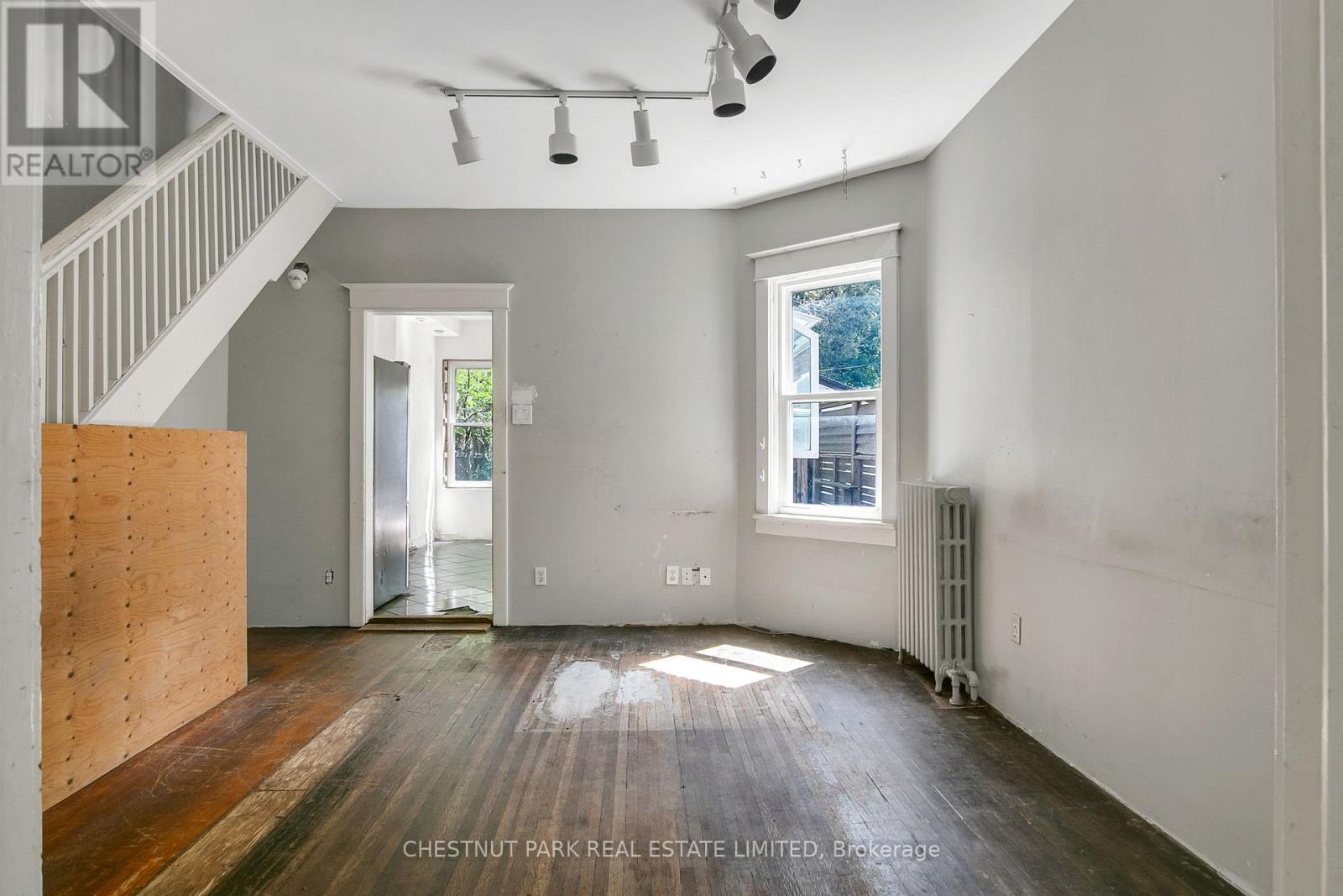 39 Devon Road, Toronto, Ontario  M4E 2J7 - Photo 12 - E13232300