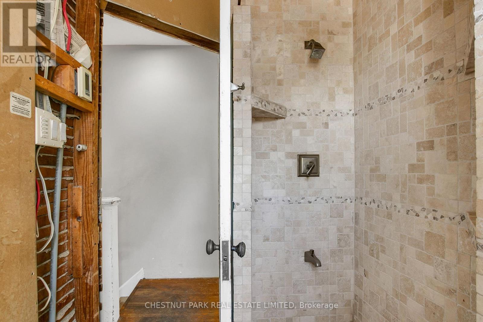 39 Devon Road, Toronto, Ontario  M4E 2J7 - Photo 24 - E13232300