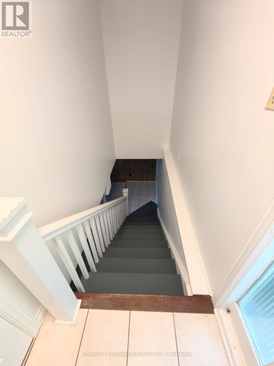 100 Kingslake Road, Toronto, Ontario  M2J 3E8 - Photo 17 - C13173296
