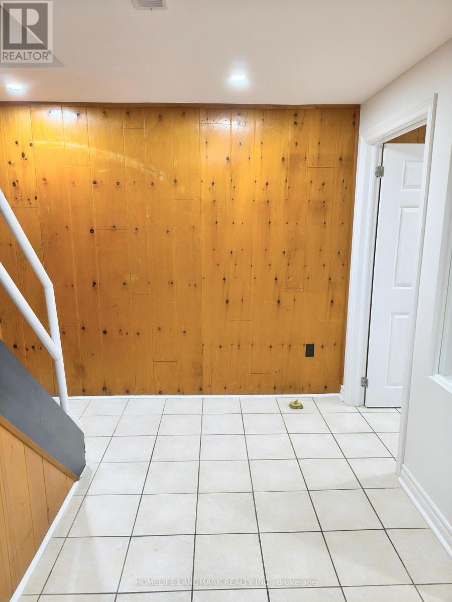 100 Kingslake Road, Toronto, Ontario  M2J 3E8 - Photo 16 - C13173296