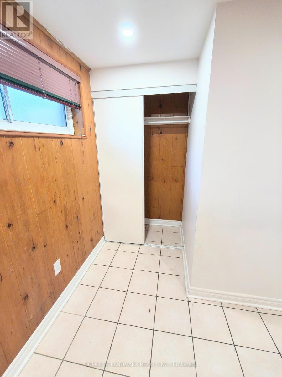 100 Kingslake Road, Toronto, Ontario  M2J 3E8 - Photo 10 - C13173296