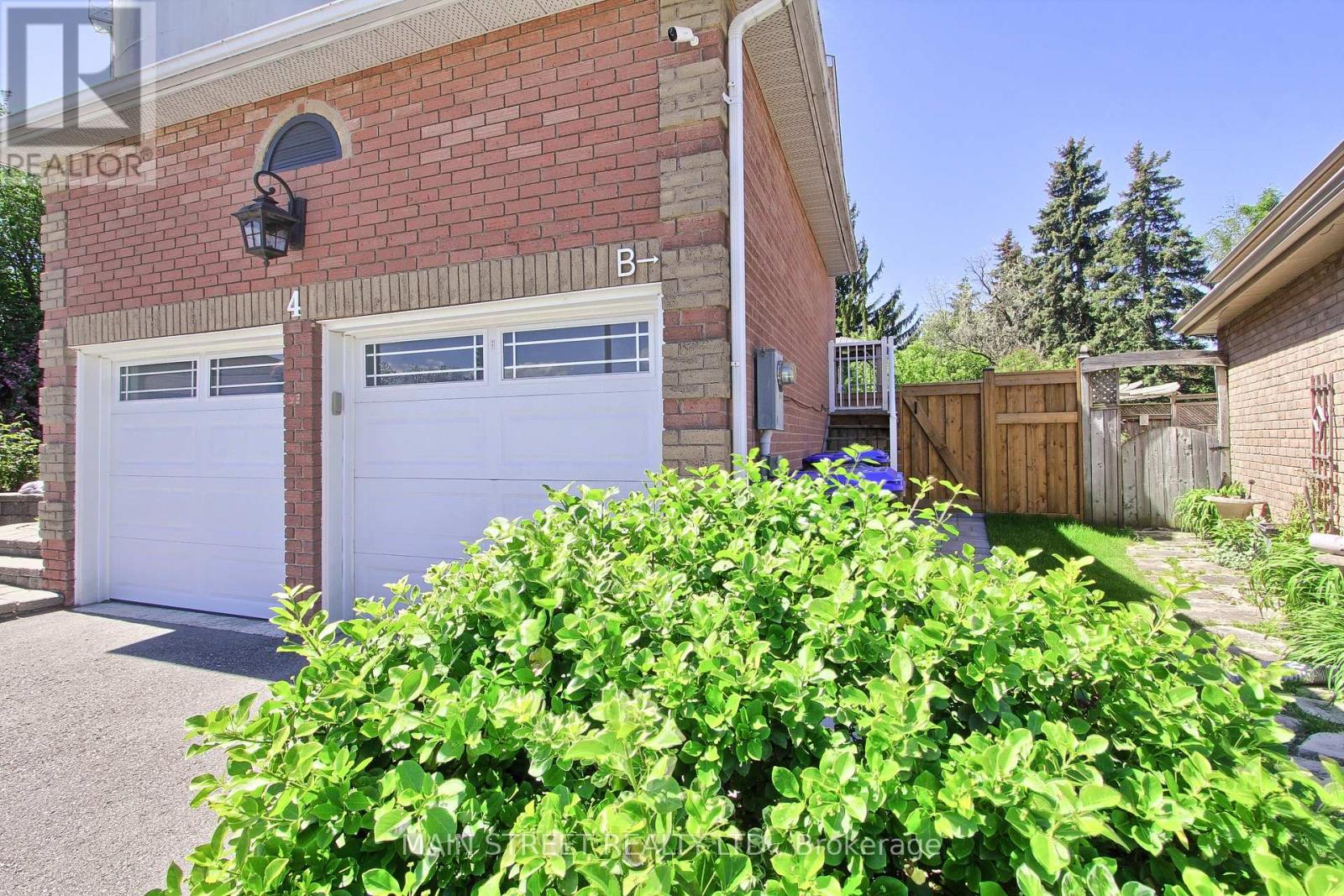 B - 4 Carrington Place, Bradford West Gwillimbury (Bradford), Ontario  L3Z 2V3 - Photo 2 - N13232314