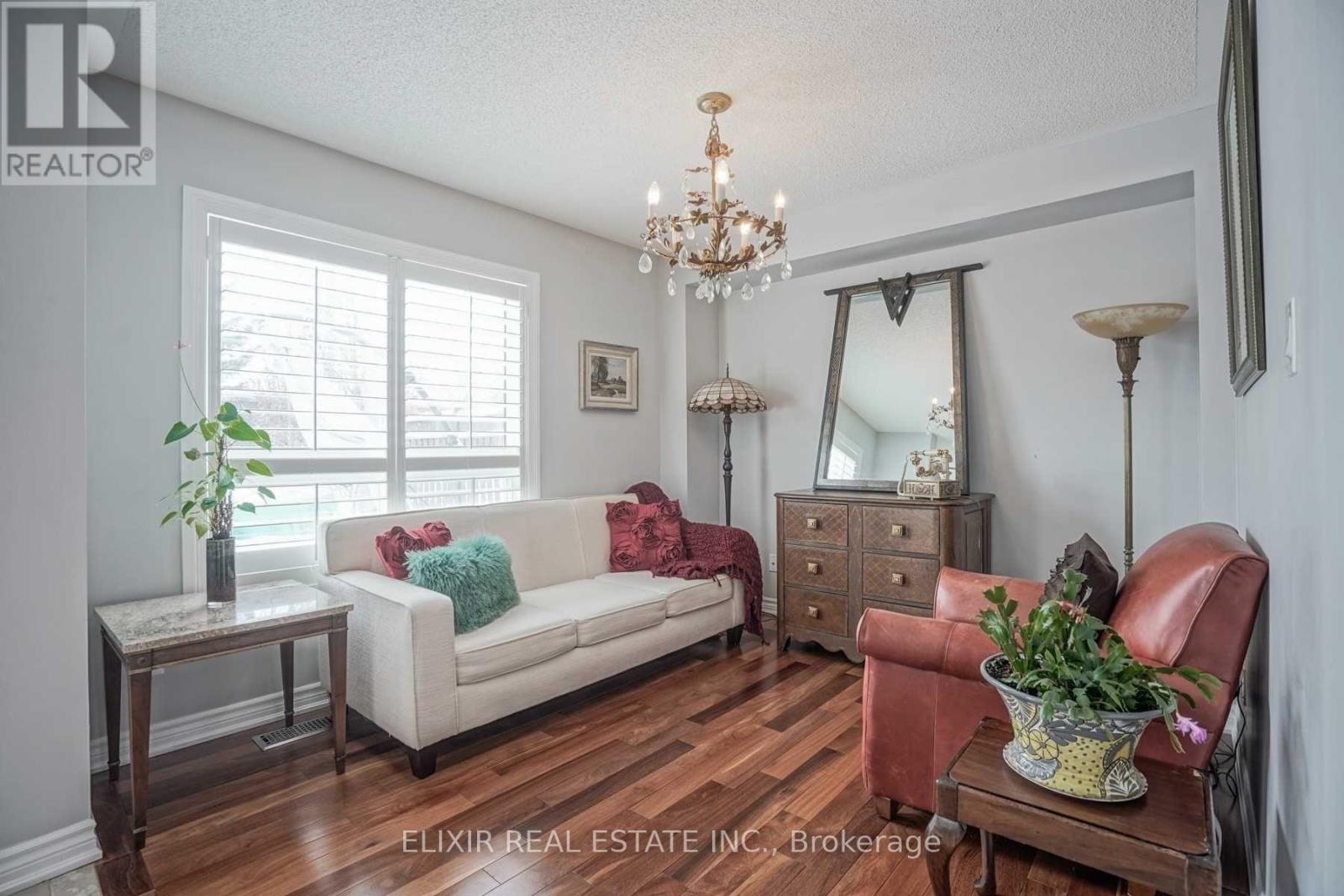 32 Florette Place, Brampton, Ontario  L7A 3G6 - Photo 4 - W13232328