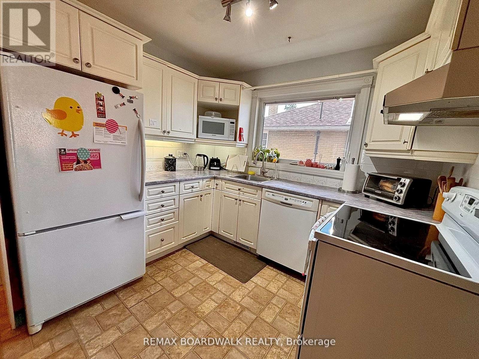 625 Clarke Avenue, Ottawa, Ontario  K1K 0Y6 - Photo 2 - X13232306