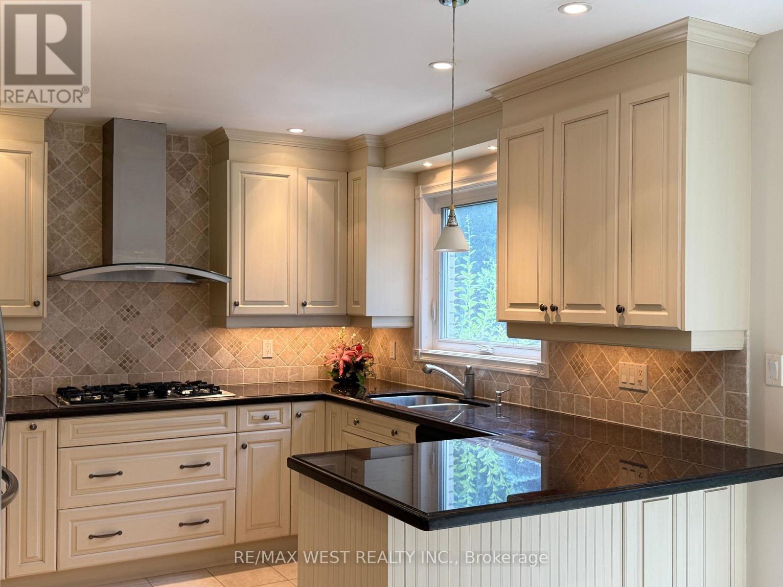 51 Winterton Drive, Toronto, Ontario  M9B 3G8 - Photo 15 - W13225522