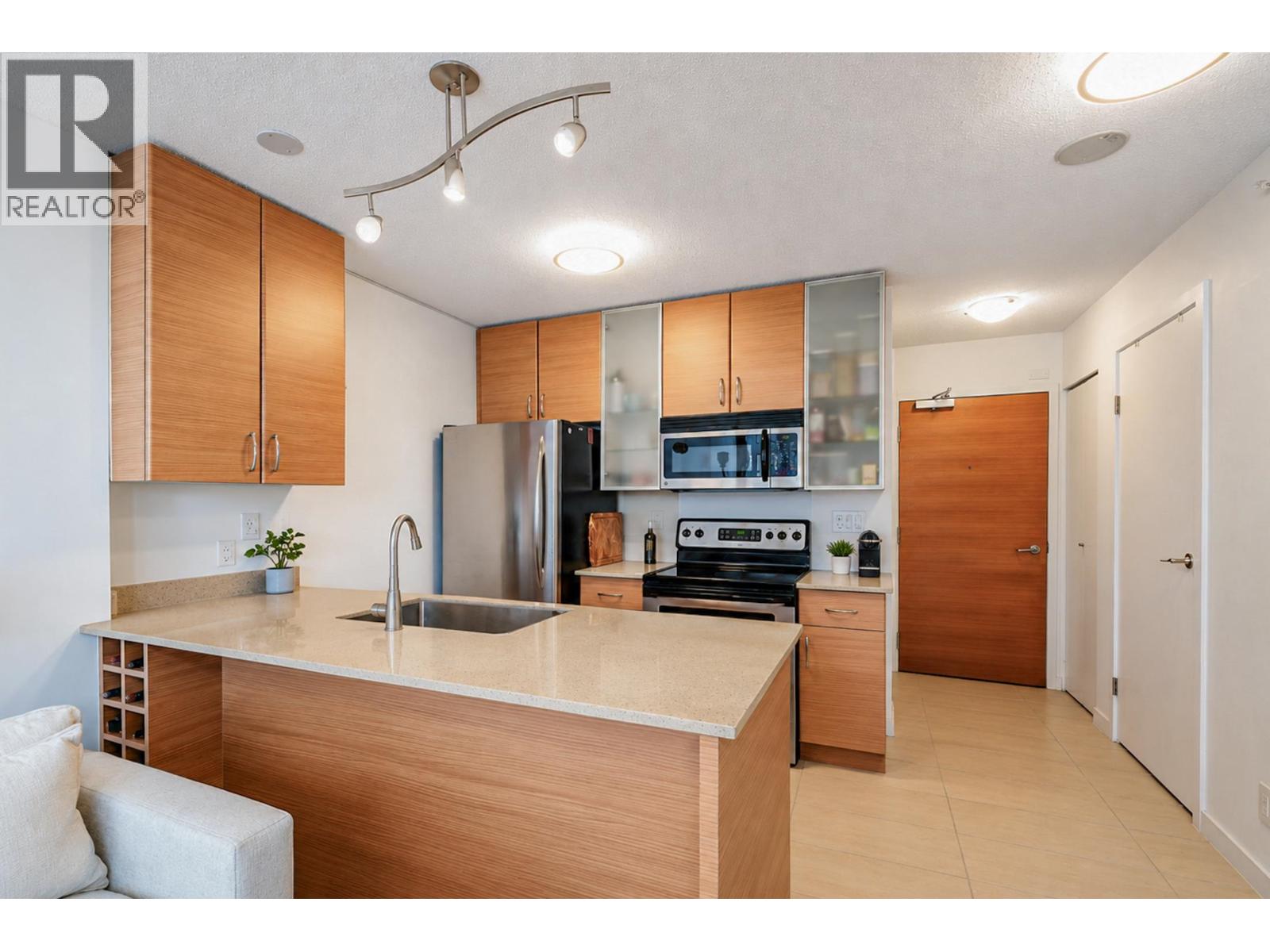 1405 909 Mainland Street, Vancouver, British Columbia  V6B 1S3 - Photo 4 - R3130866