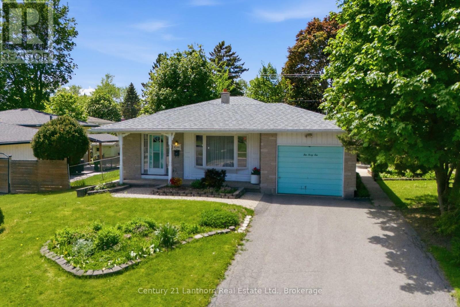 1041 Hudson Drive, Kingston, Ontario  K7M 5K5 - Photo 1 - X13232364