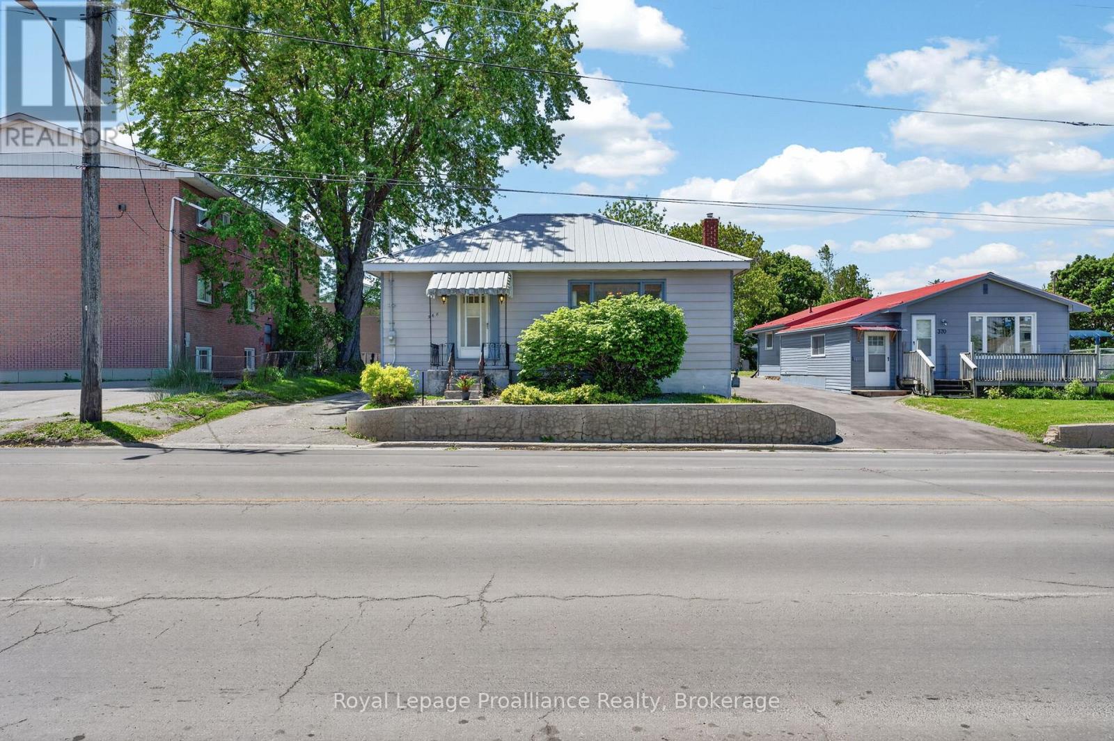 368 SIDNEY STREET, Belleville, Ontario
