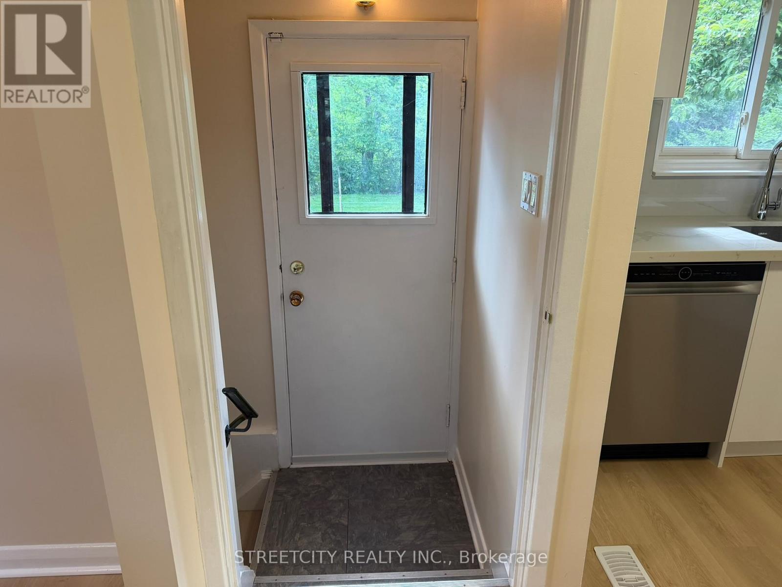 444 Scenic Drive, London South, Ontario  N5Z 3A8 - Photo 16 - X13232454