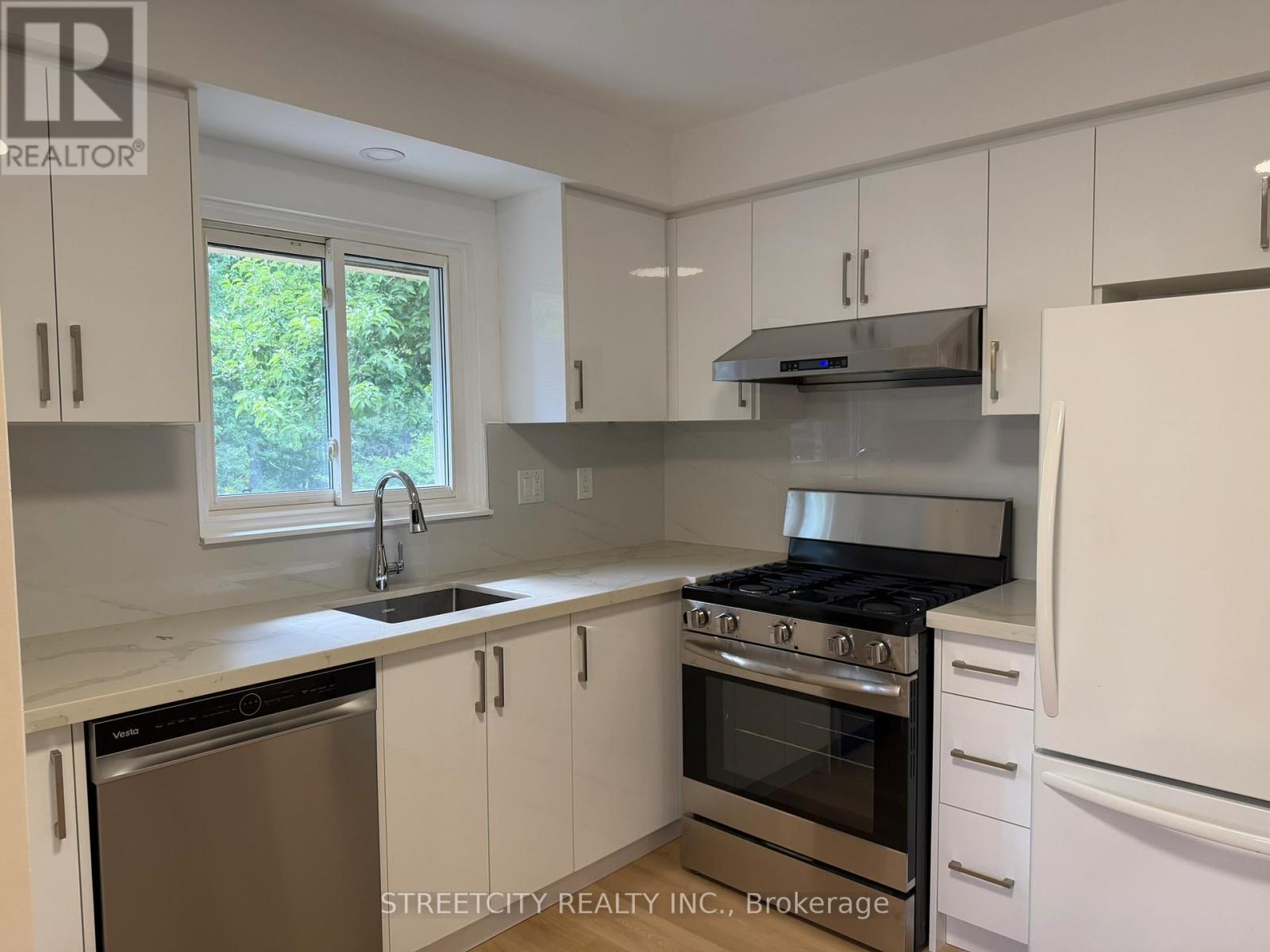 444 Scenic Drive, London South, Ontario  N5Z 3A8 - Photo 6 - X13232454