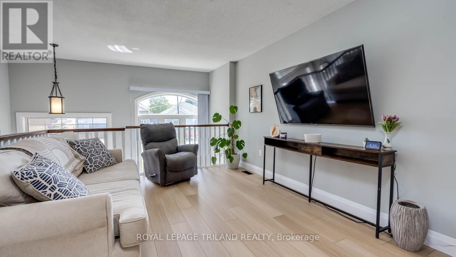 271 Mogg Street, Strathroy-Caradoc, Ontario  N7G 3X4 - Photo 4 - X13232472