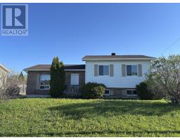 31 Brooks ST, Manitouwadge, Ontario