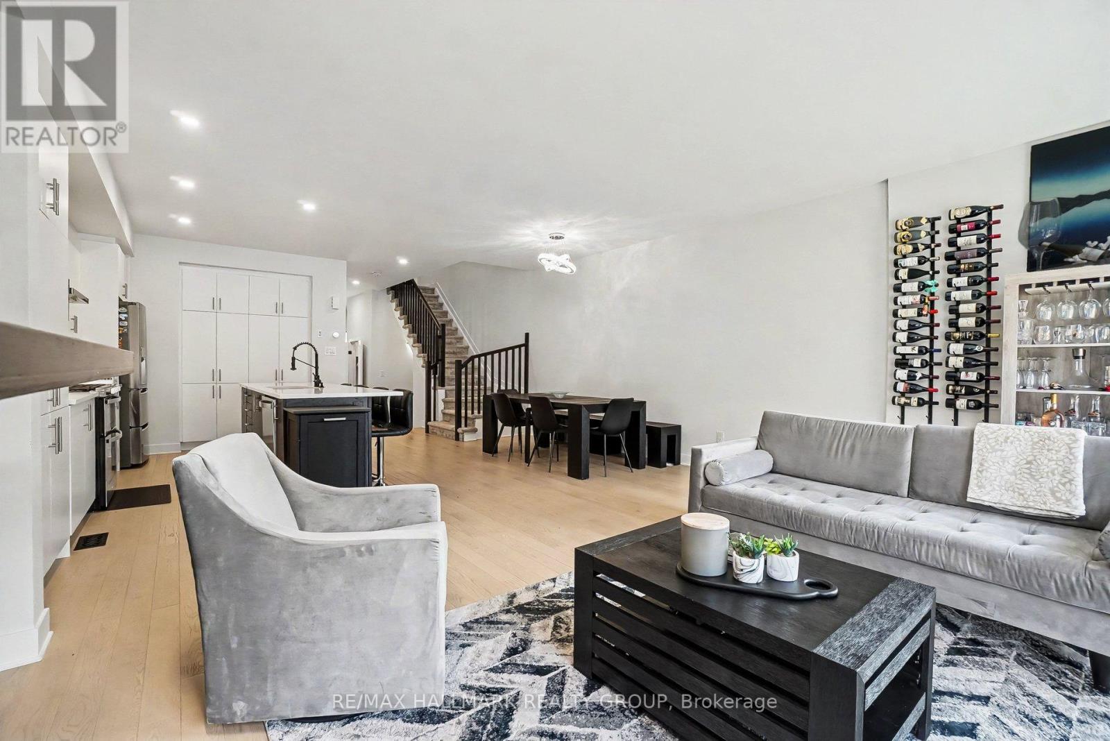 323 Wabasso Lane, Ottawa, Ontario  K1T 0T2 - Photo 12 - X13232458
