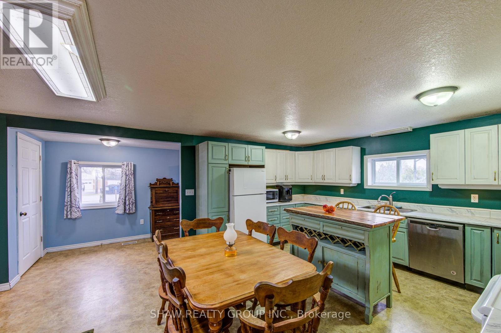 853 Norfolk County 28 Road, Norfolk, Ontario  N0E 1G0 - Photo 12 - X12929414