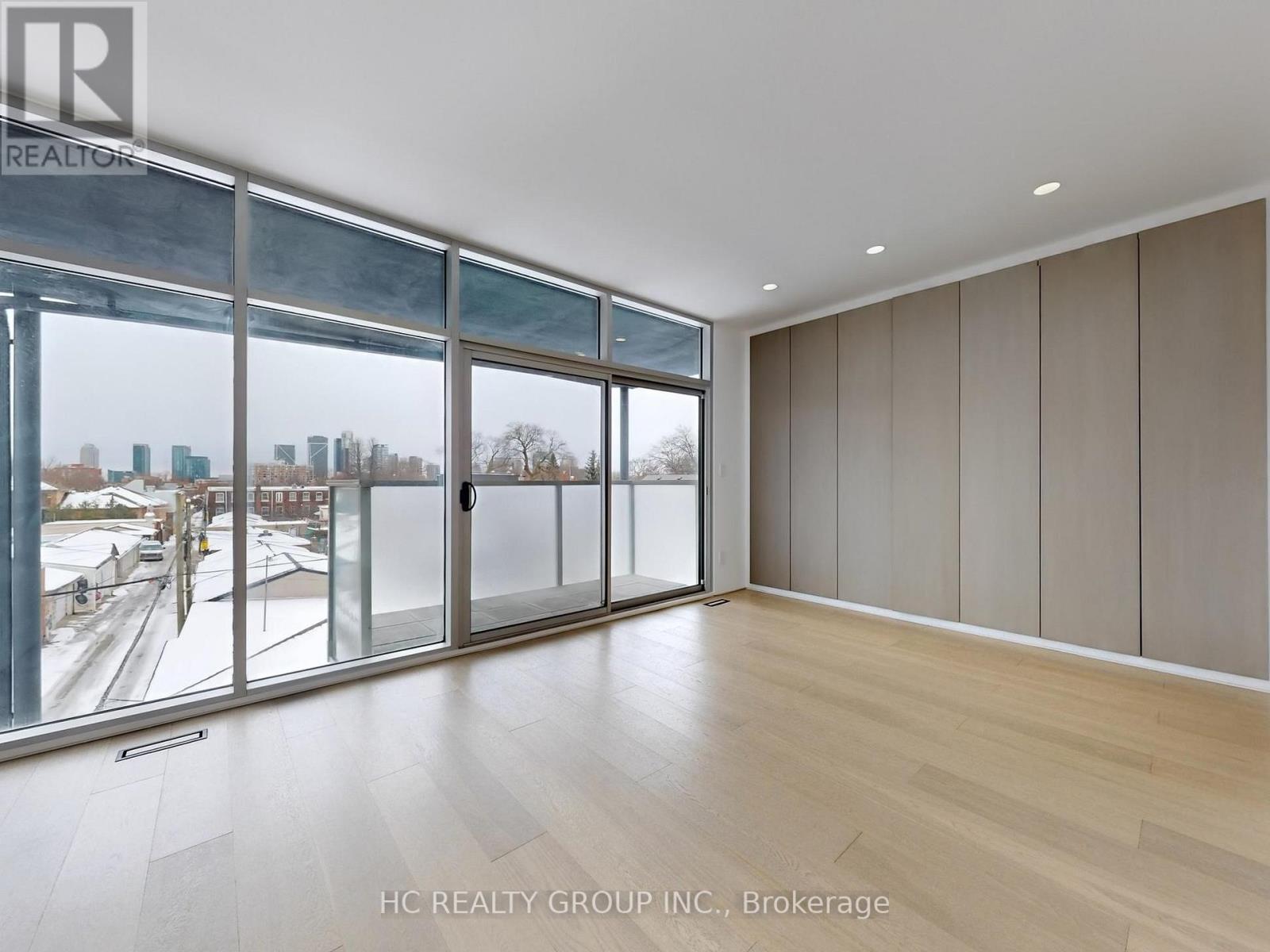 Upper - 899 Dundas Street W, Toronto, Ontario  M6J 1V9 - Photo 11 - C13232360