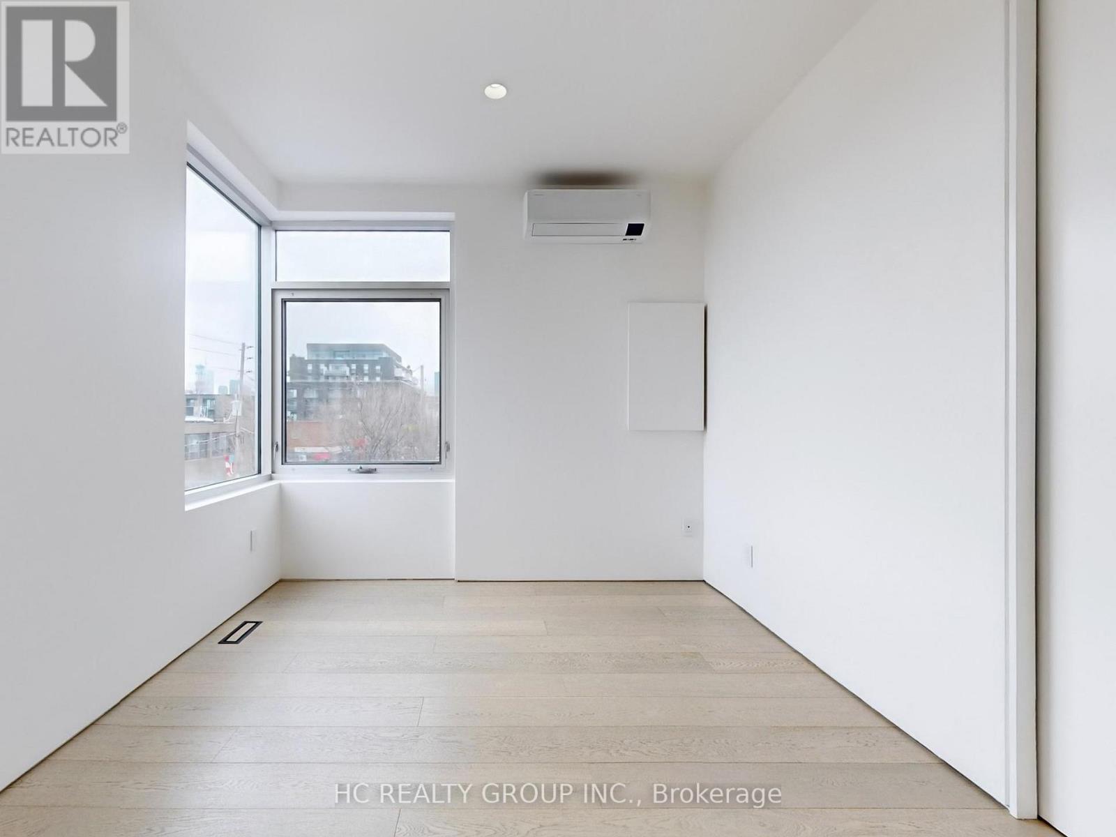 Upper - 899 Dundas Street W, Toronto, Ontario  M6J 1V9 - Photo 20 - C13232360