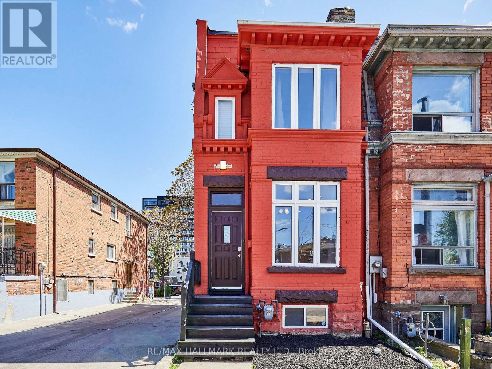 95 WOLSELEY STREET, Toronto, Ontario