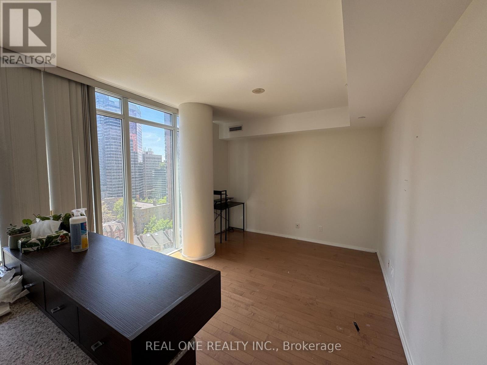 1303 - 75 St Nicholas Street, Toronto, Ontario  M4Y 0A5 - Photo 6 - C13232486