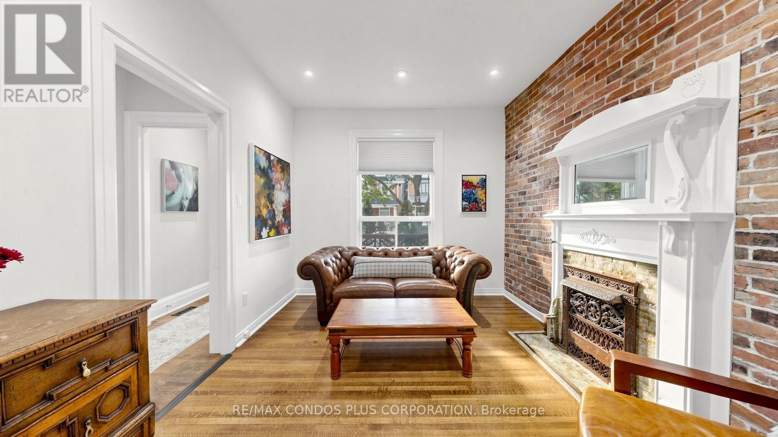 212 Albany Avenue, Toronto, Ontario  M5R 3C6 - Photo 3 - C13232498