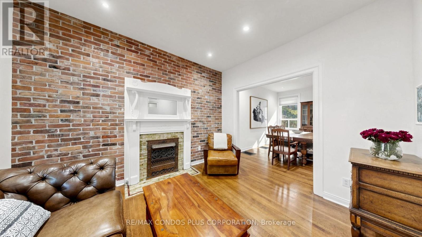 212 Albany Avenue, Toronto, Ontario  M5R 3C6 - Photo 4 - C13232498
