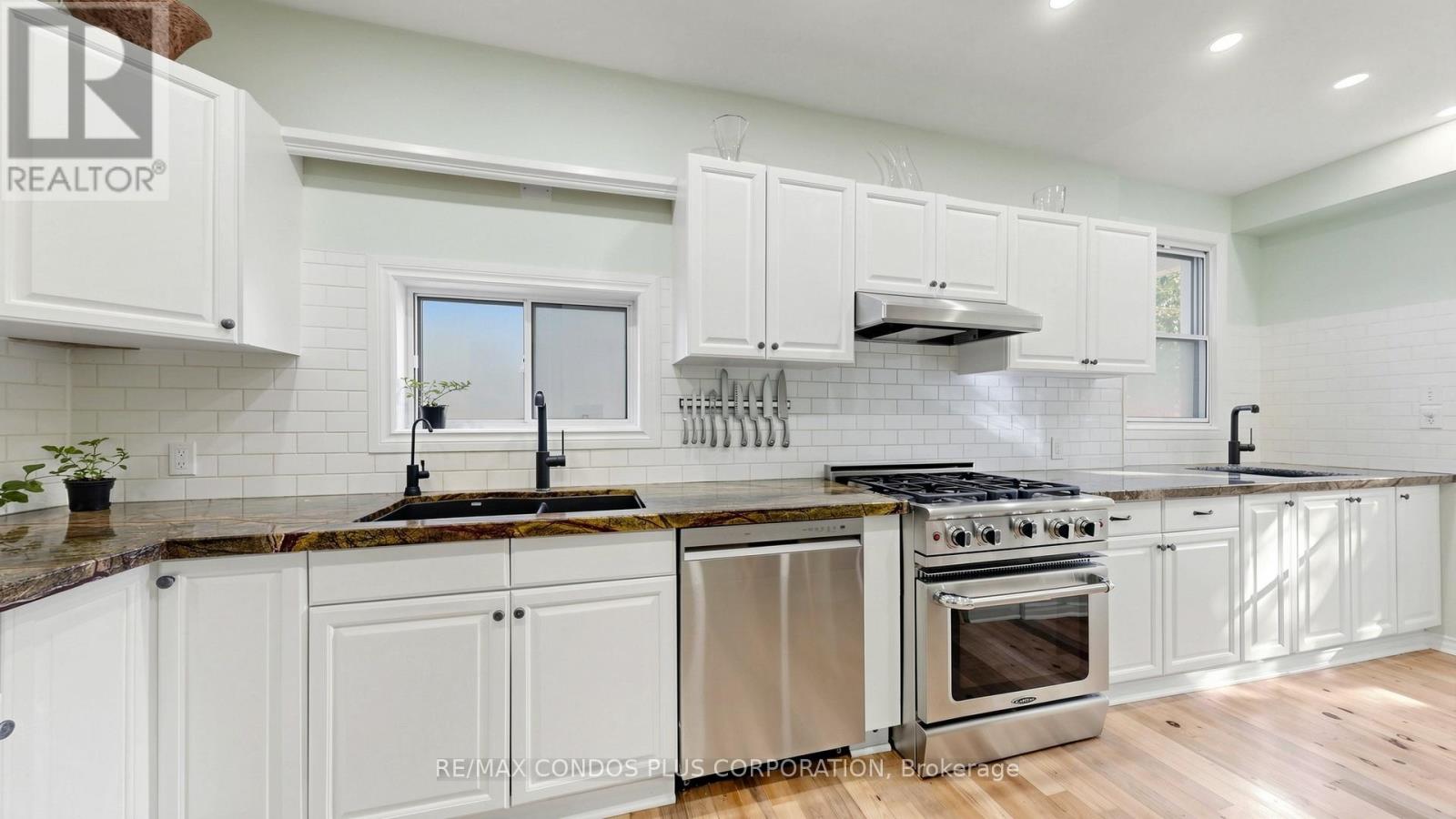 212 Albany Avenue, Toronto, Ontario  M5R 3C6 - Photo 8 - C13232498